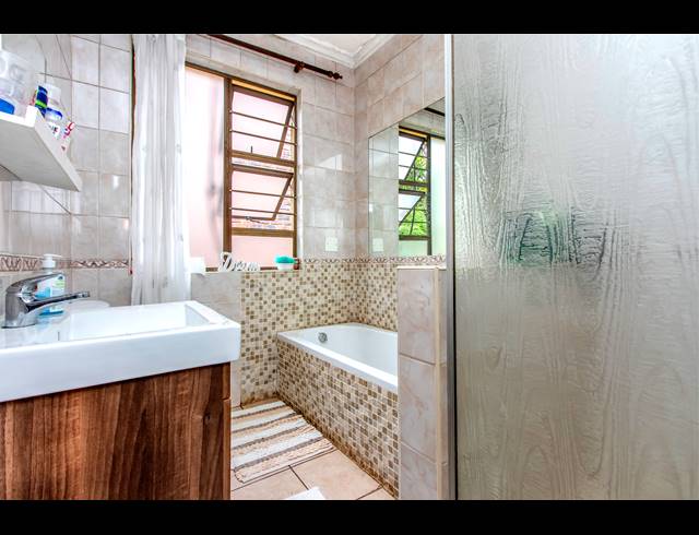 2 BEDROOM FREESTANDING FOR SALE IN FAIRLAND